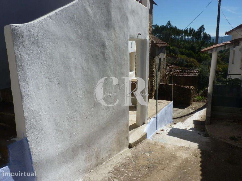 Duas casas habitáveis numa aldeia tradicional de montanha em Alvares,-59