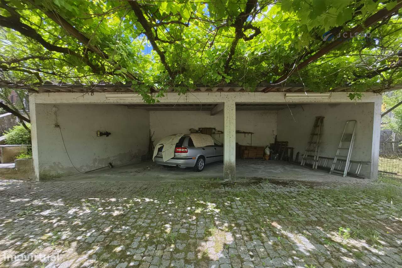 Quinta T4 com 3.670 m² de Terreno em Bitarães, Paredes-30