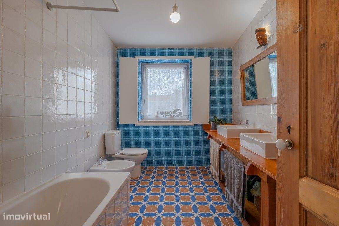 Moradia duplex na Graça com 5 Quartos e Jardim-20