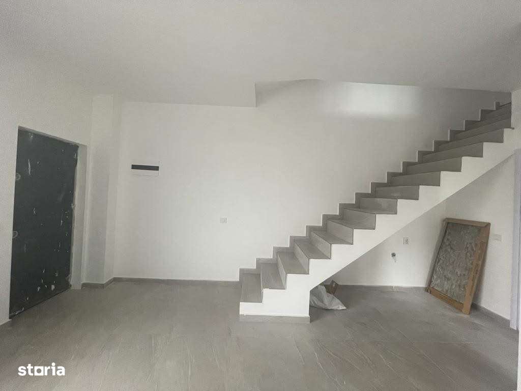 Casă cu 3 camere + mansardă, toate utilitatile - Imagine principală: 2/6