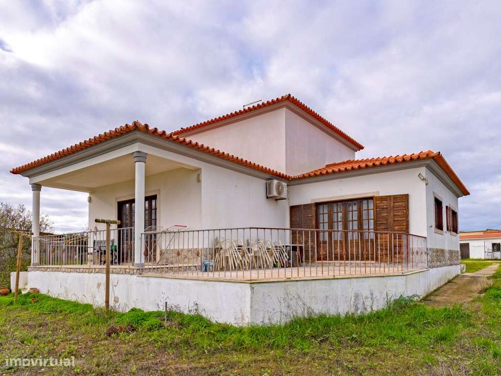 Moradia T3 Isolada com 1000 m² de terreno em Castelo, Sesimbra-47