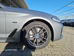 BMW Seria 5 530i xDrive MHEV - 15