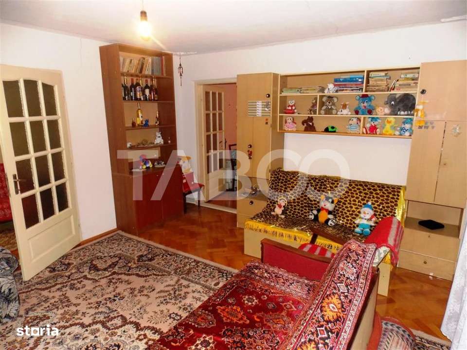 Casa individuala de vanzare 370mp 6 camere si 760 mp teren Gusterita - Imagine principală: 4/19