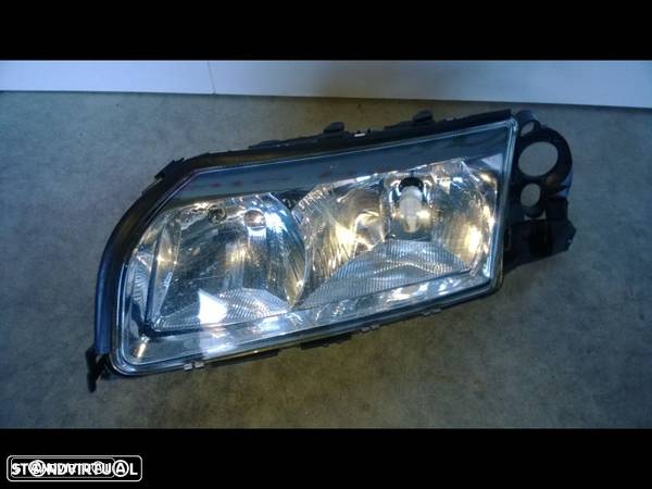 Farol Volvo S80 - 1