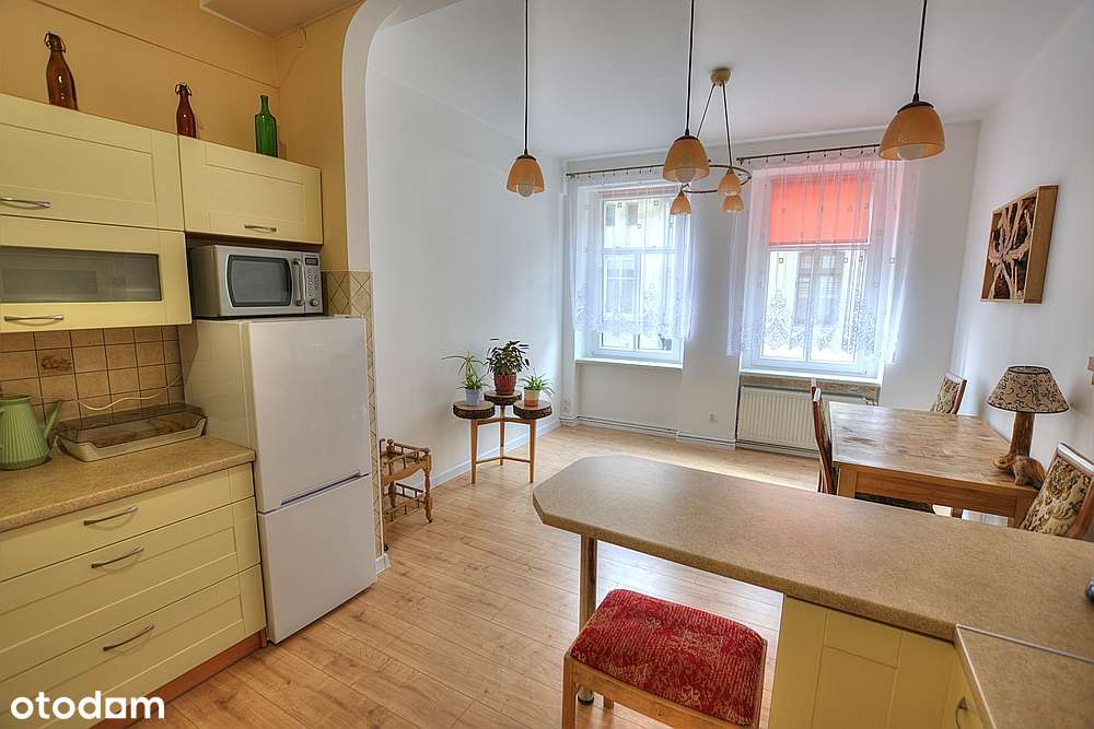 3 pokoje, I piętro, centrum miasta-5