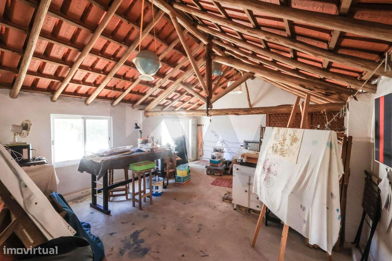 Armazém com quintal passivel de converter em habitação. - Grande imagem: 4/14