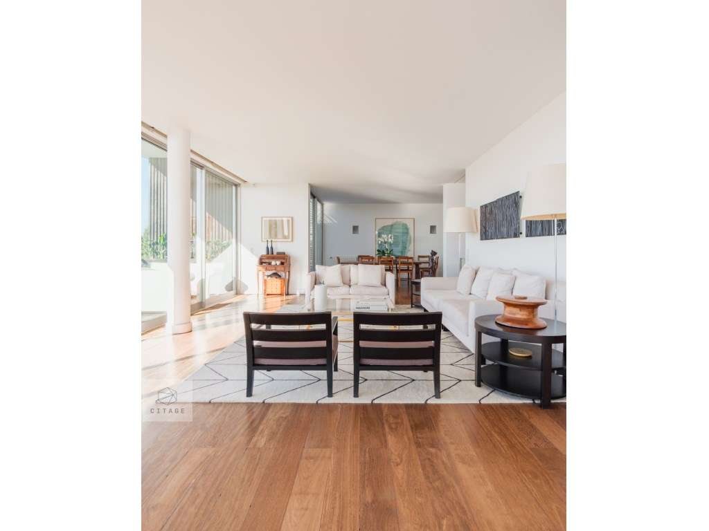 Moradia com vista mar no centro do Estoril-7