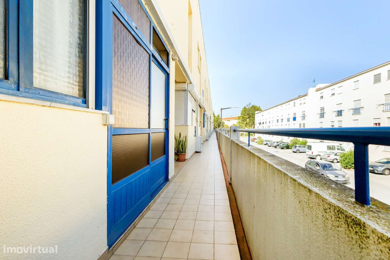 Apartamento T3 Duplex para remodelar em Alverca-29
