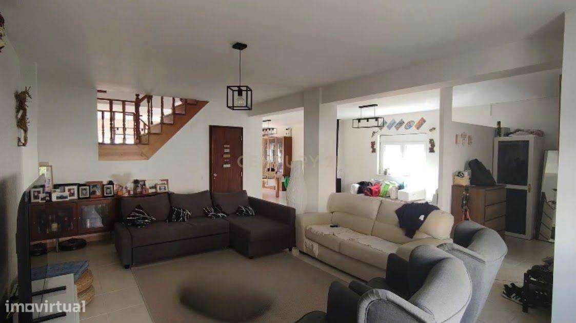 Moradia independente com 8 quartos | Caneças-Odivelas-18