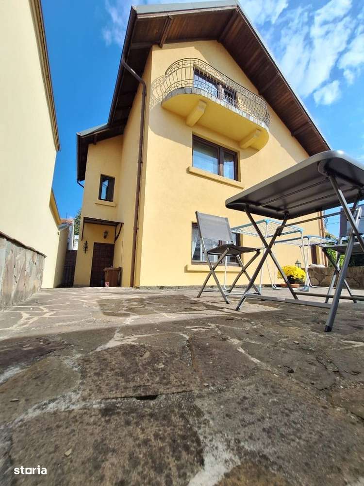 Campina - ultracentral - casa foarte frumoasa - 330000 Euro - Imagine principală: 4/14