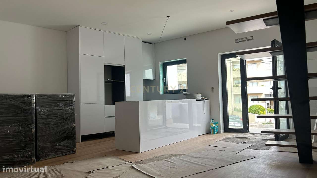 Excelente Oportunidade – T2+2 Duplex em Águas Santas-10