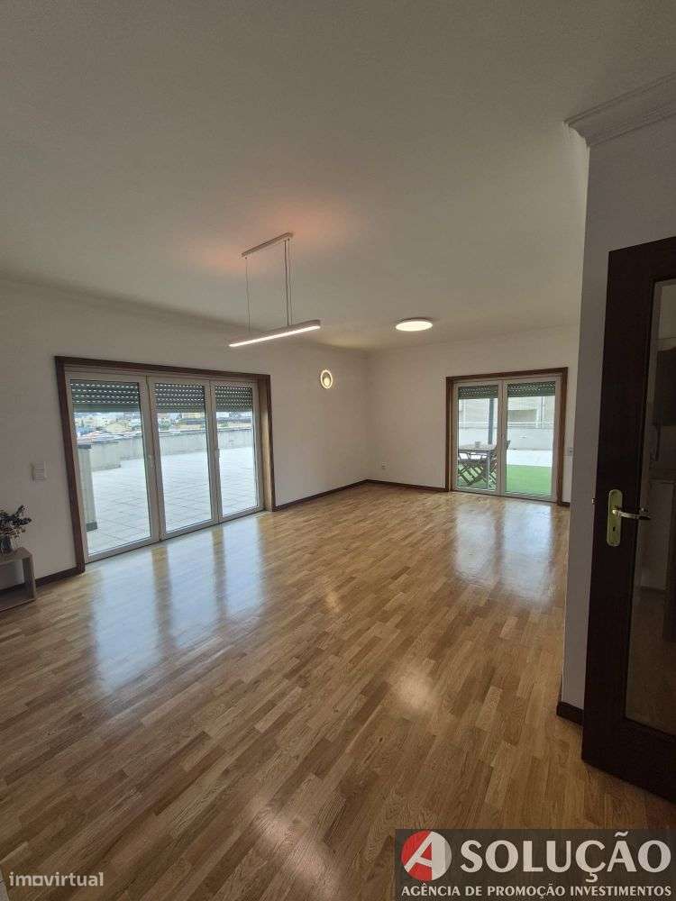 Apartamento T2 em Oliveira do Douro-4