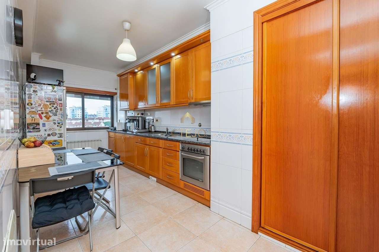 Apartamento T3 com Vista Rio em Póvoa de Santa Iria-9