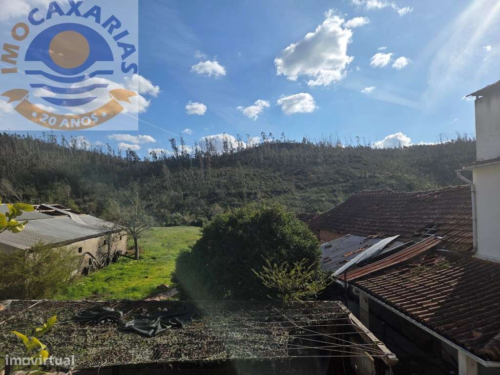 Moradia Rústica com Pátio e Anexos para Recuperar - Urqueira, Ourém-24