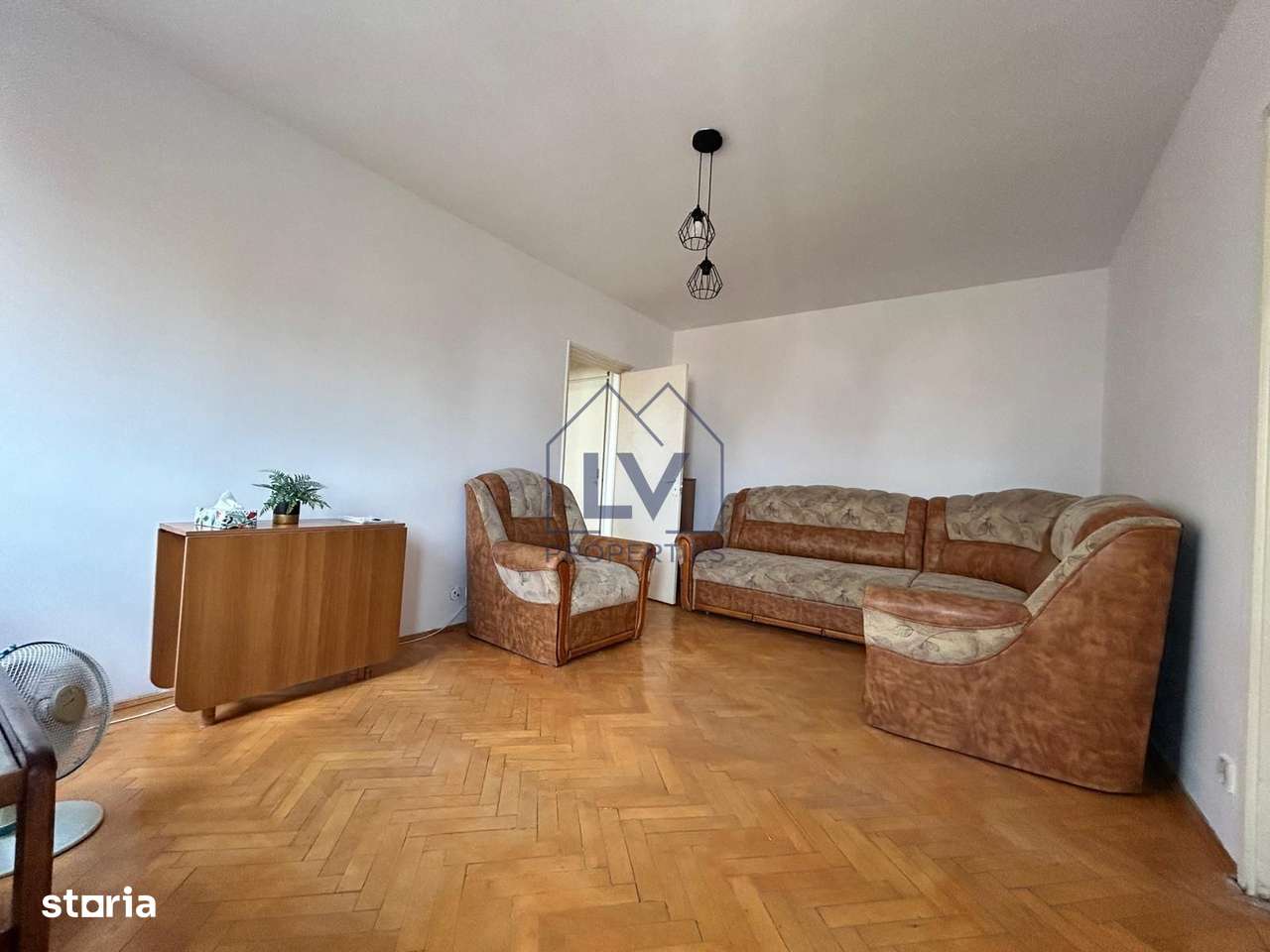 VANZARE APARTAMENT 2 CAMERE + BALCON | ZONA DOMENII-0