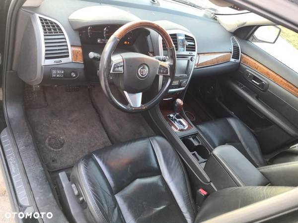 Cadillac SRX 4.6 V8 Sport Luxury AWD - 16