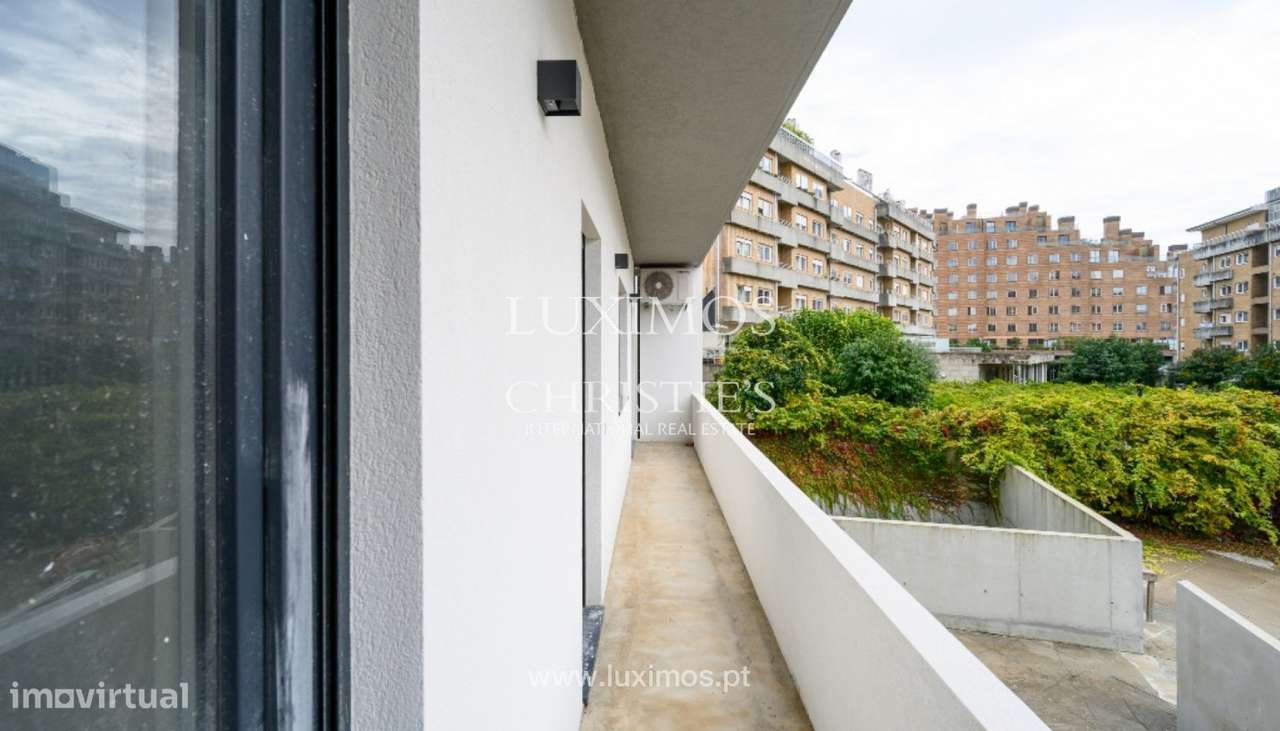 Apartamento T4 Duplex com jardim e varanda à venda nas Antas, Porto - Grande imagem: 4/21