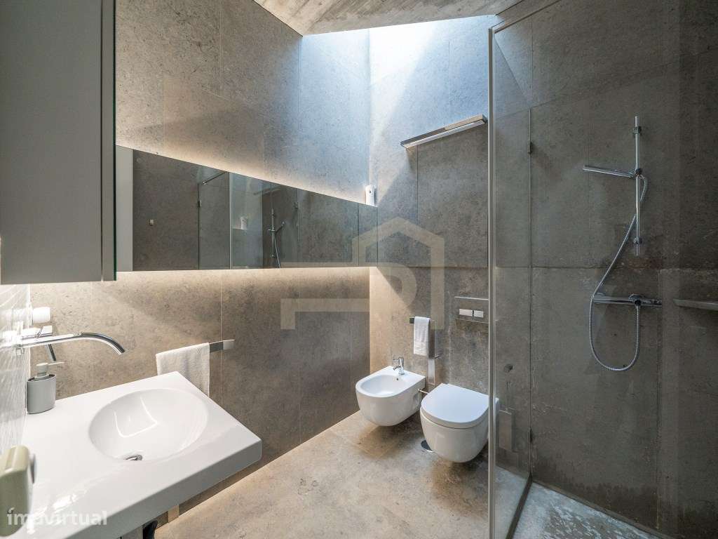 Exclusiva Moradia de Luxo com Design Contemporâneo-40