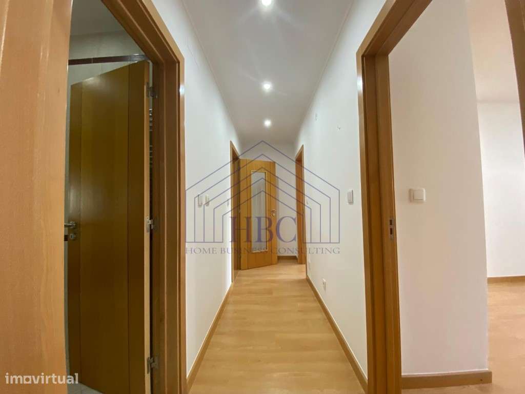 Apartamento T3 nas Colinas do Cruzeiro | 4 Parqueamentos + Arrecadação-12