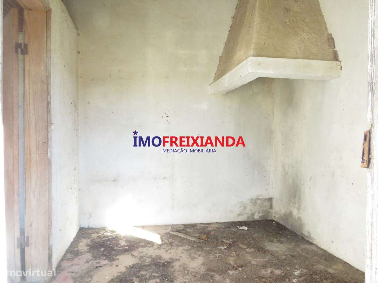 Moradia no centro da Vila da Freixianda-20