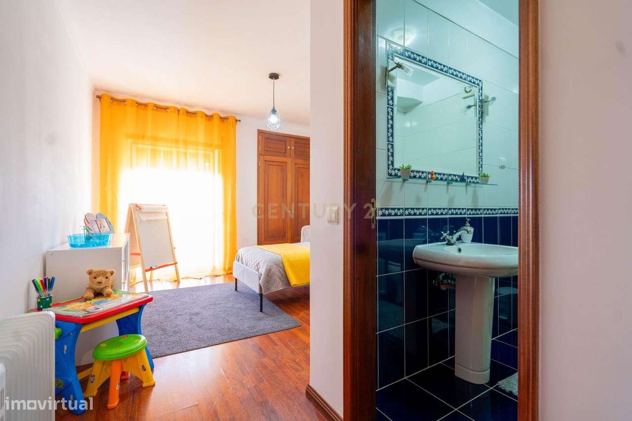 Apartamento T3 - Duplex - C/ garagem-18