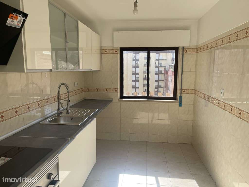 Apartamento T2 Renovado na Tapada de Mercês - Excelente Oportunidade - Grande imagem: 4/18