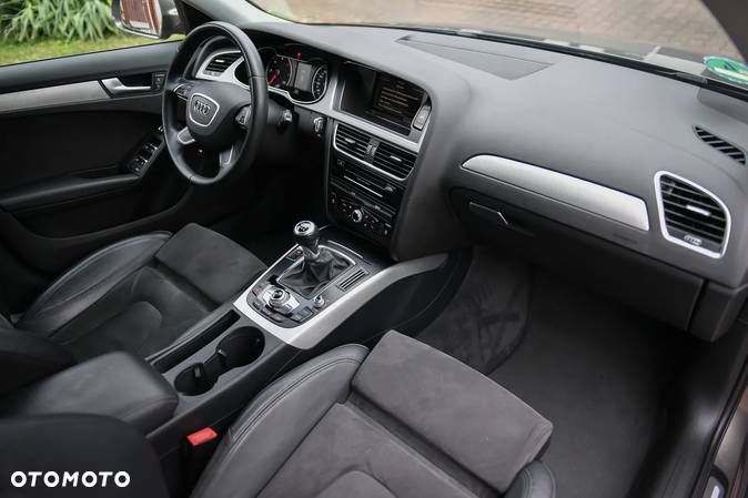 Audi A4 Avant 2.0 TDI DPF clean diesel S line Sportpaket - 25