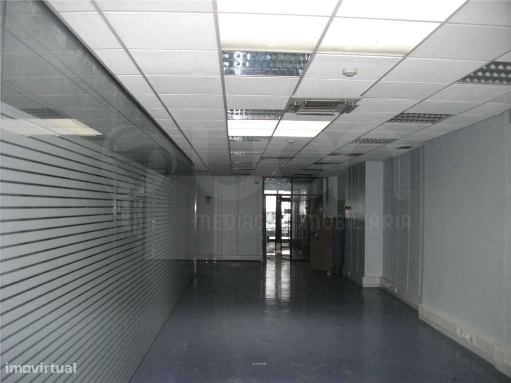 Loja nas Avenidas Novas - Grande imagem: 1/20