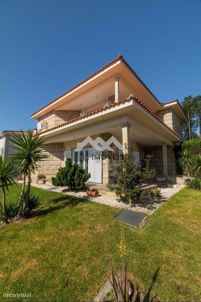 Moradia T4 | Piscina | Jardim | 4 frentes | Praia Fluvial-46
