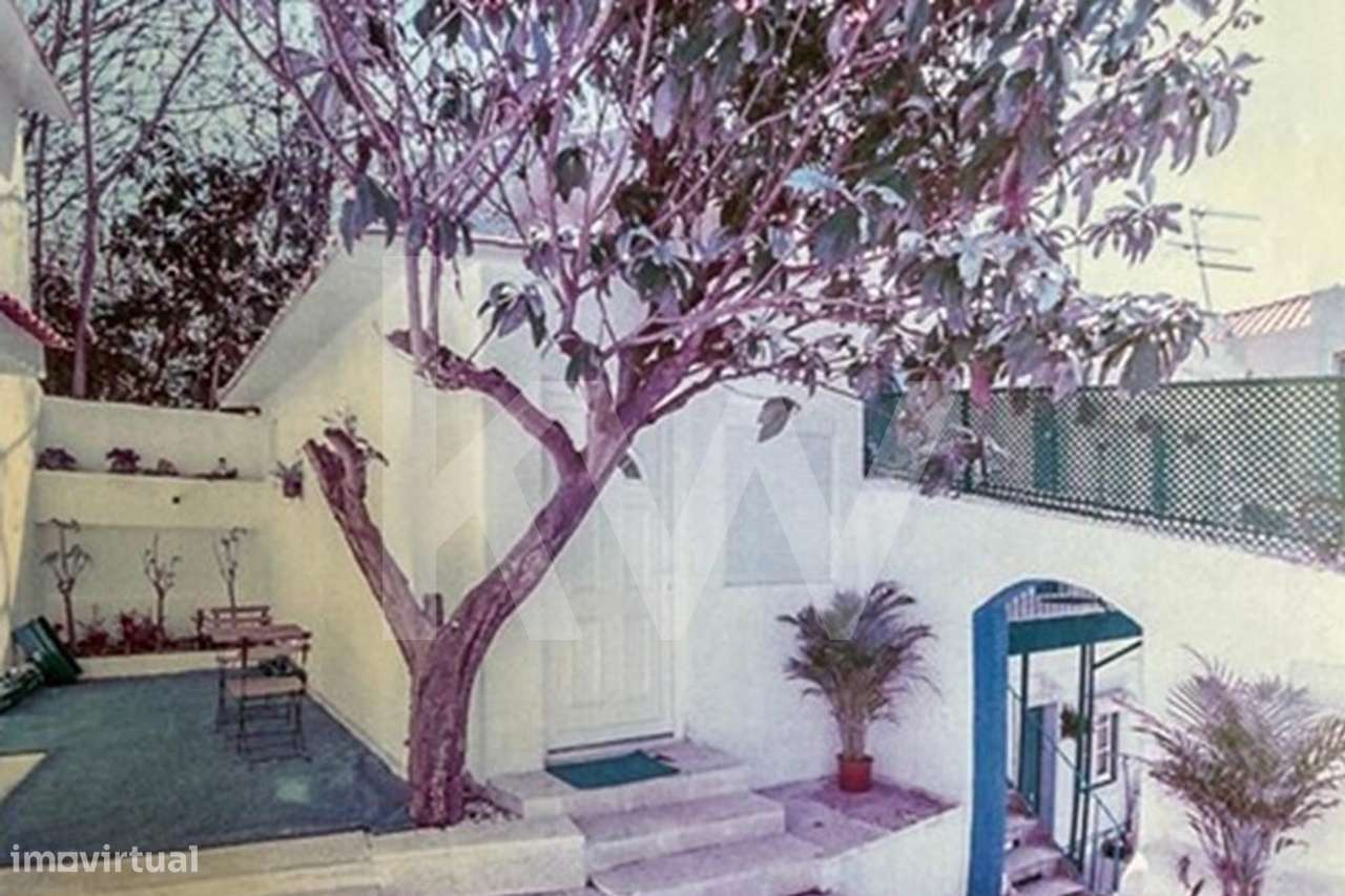 Pátio com 5 apartamentos com arrendamentos anuais em Campolide/Lisboa. - Grande imagem: 2/11