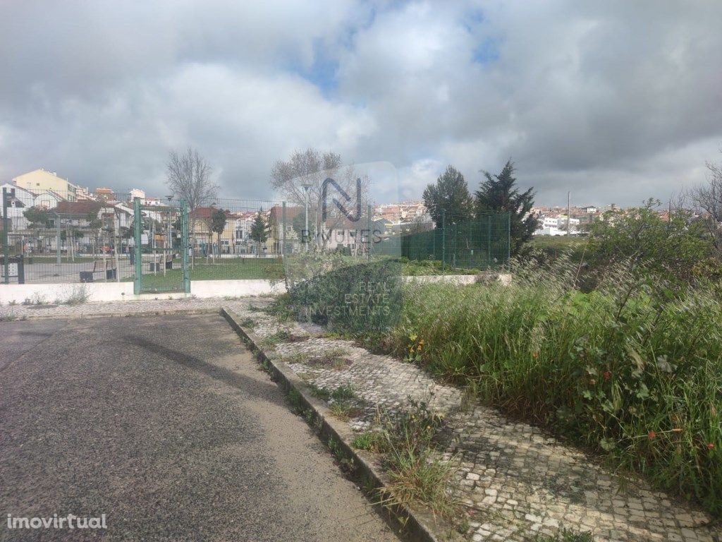 Fantástico Lote de Terreno com 1112 m2 de Área Bruta de C...