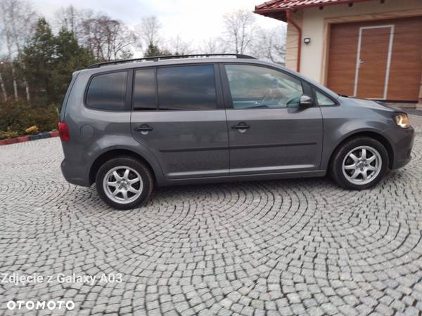 Volkswagen Touran 1.6 TDI DPF BlueMot Trendline - 4