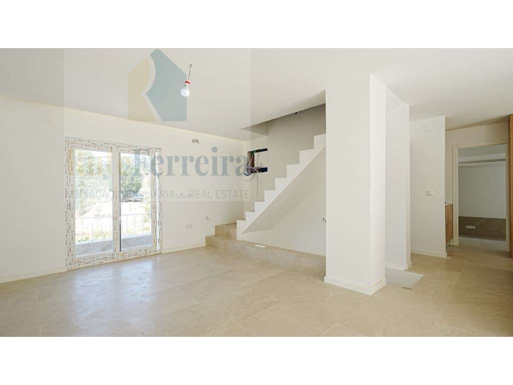 Excelente Moradia T3 totalmente remodelada em Torres Vedras!-10