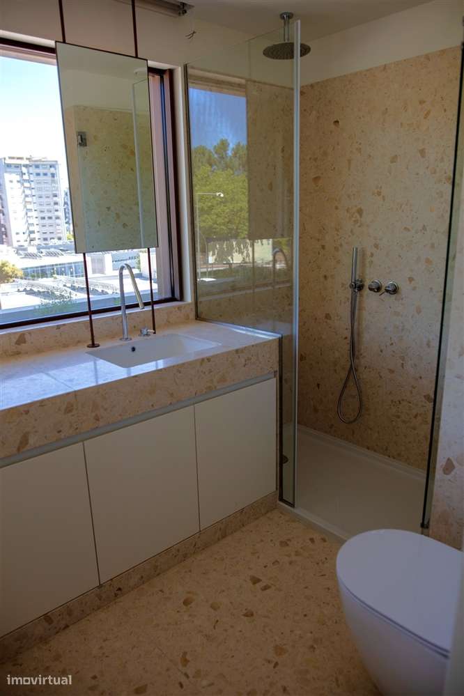 T2 na Foz com vista rio-24