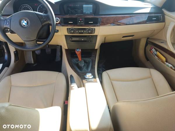 BMW Seria 3 318d - 12