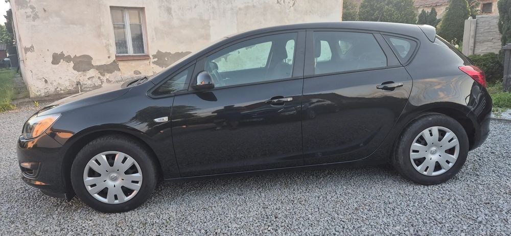 Opel Astra J (2009-2019) 1.6 Edition Sport 2015