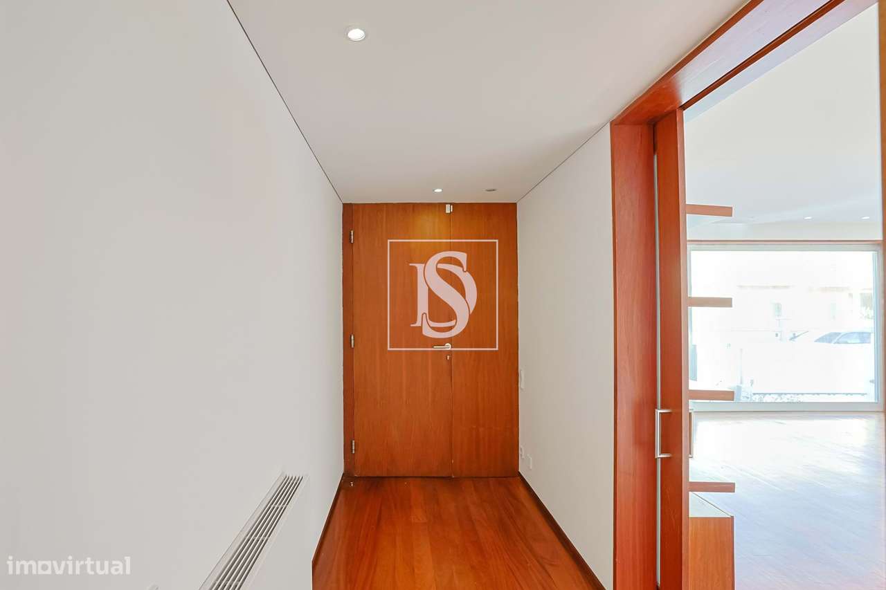 Moradia T3, Individual, c/ 3 pisos, Garagem Dupla e Jardim - Grande imagem: 5/38