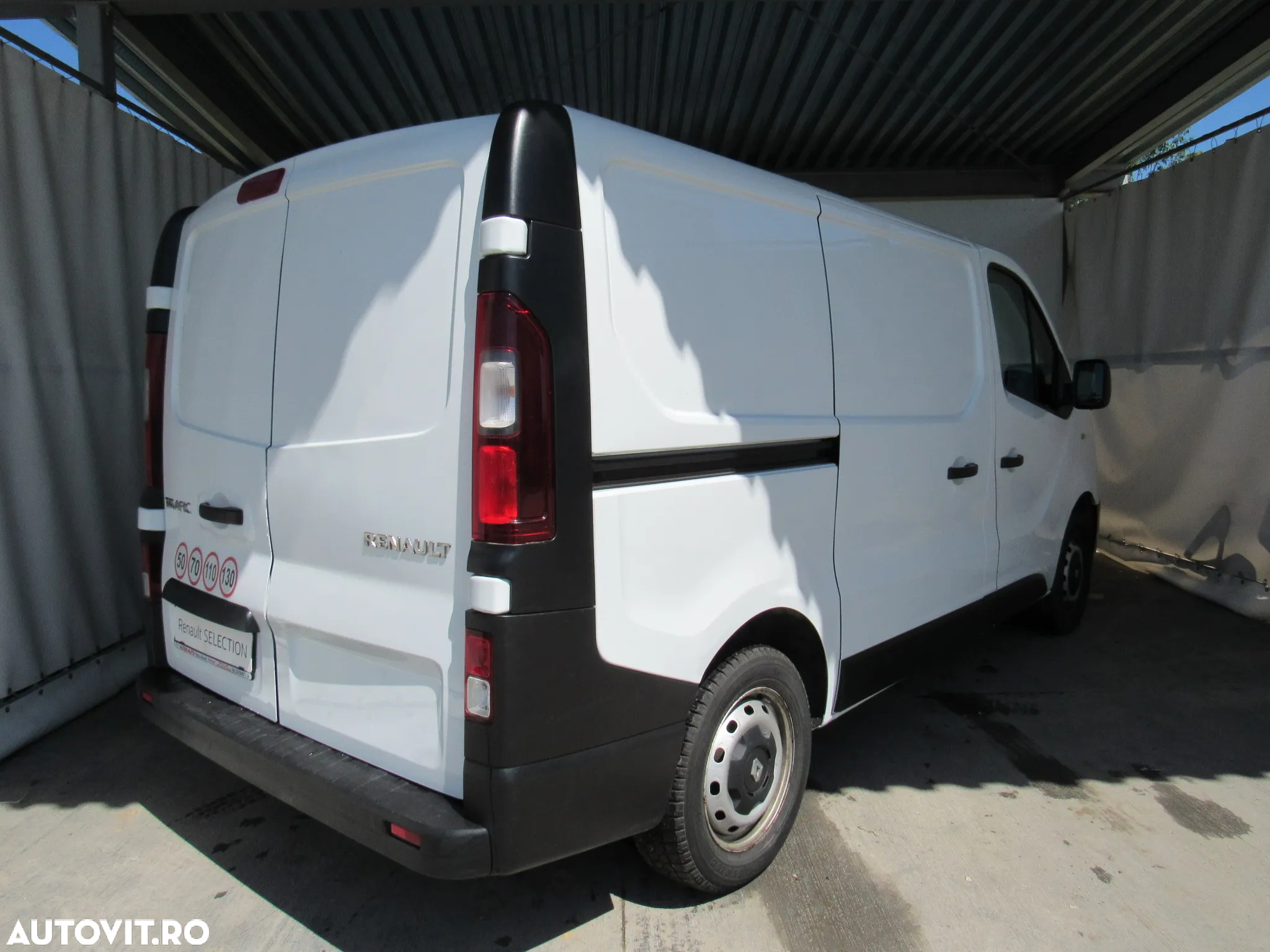 Renault Trafic - 2