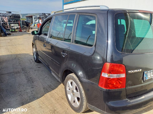 Dezmembrari Volkswagen touran 1.9 TDi DSG - 8