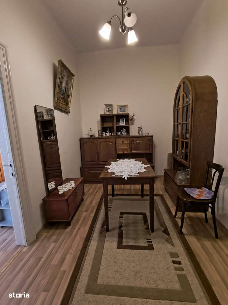 UNIVERSITATE casa de caramida cu 3 camere 176 mp pret 235000 euro-0