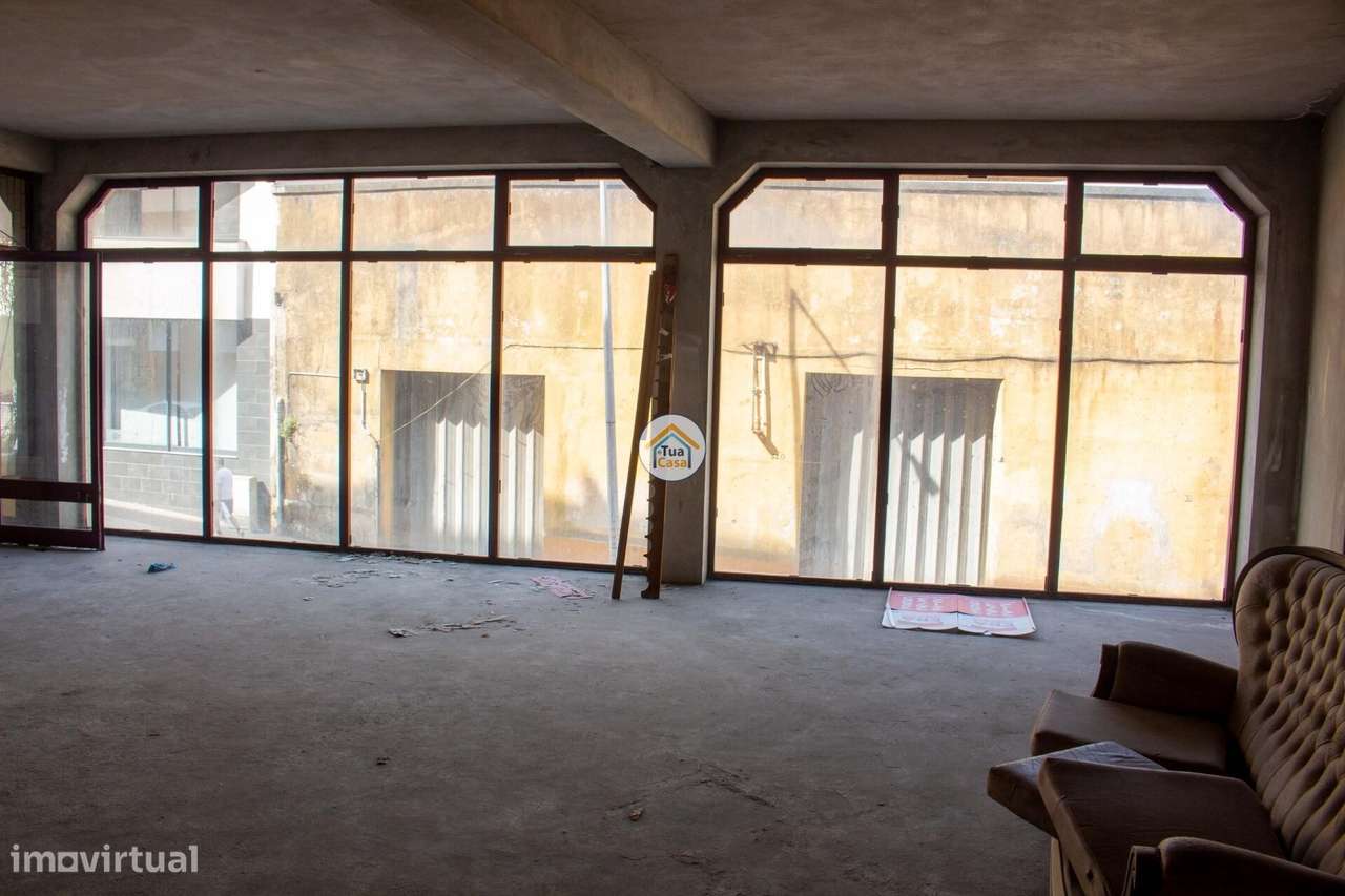 LOJA À VENDA – 107 m2 EM GAIA | ZONA PRIVILEGIADA DE SOARES DOS REI - Grande imagem: 4/11