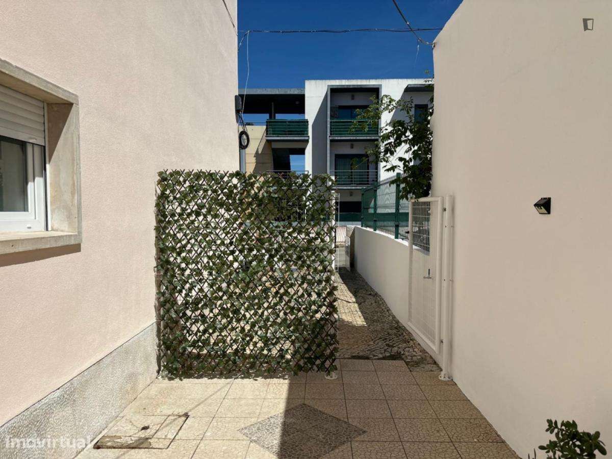 Estúdio - localizado em Norton de Matos Coimbra - Grande imagem: 4/7