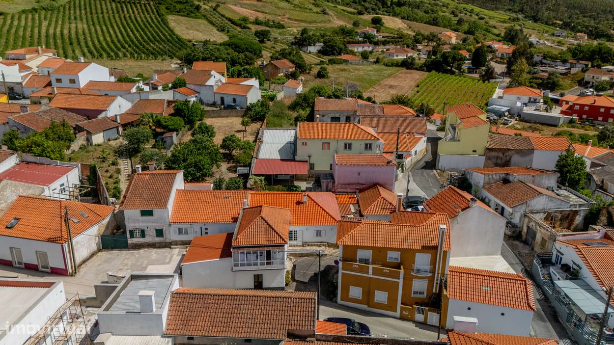 Moradia Térrea T2+1 c/ Páteo a 8km do Centro de Torres Vedras-1