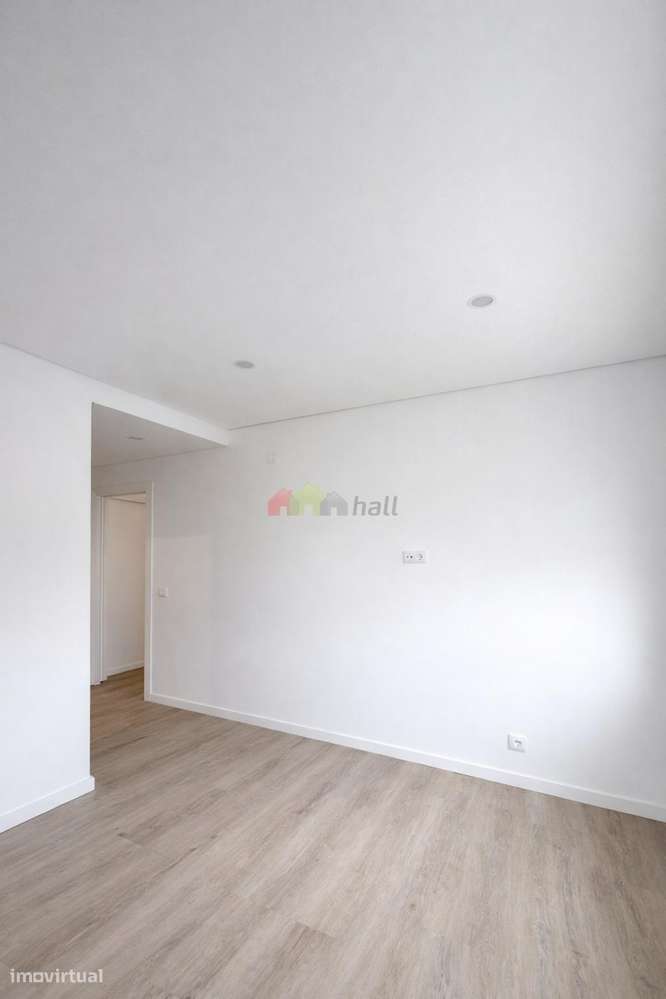 Apartamento T4 totalmente remodelado | Av. Afonso Henriques – Barreiro-10