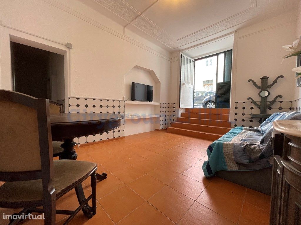 Apartamento T3 no Bairro das Colónias