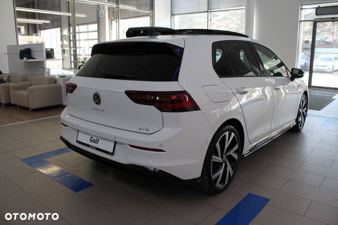 Volkswagen Golf VIII 1.5 eTSI EVO R-Line DSG - 5