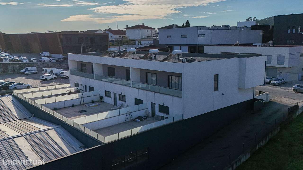 Moradia T3 em Lousada | Terraço e Garagem-50