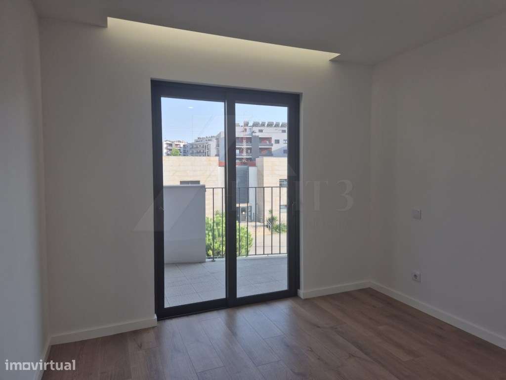 Apartamento T2 com Elevador-8
