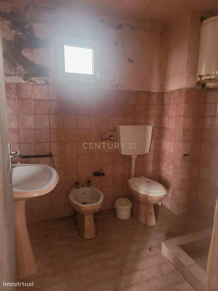 Moradia Tradicional nos Prazeres com Terreno e Vista Mar-19