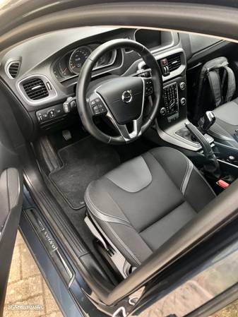 Volvo V40 2.0 D3 Momentum - 7